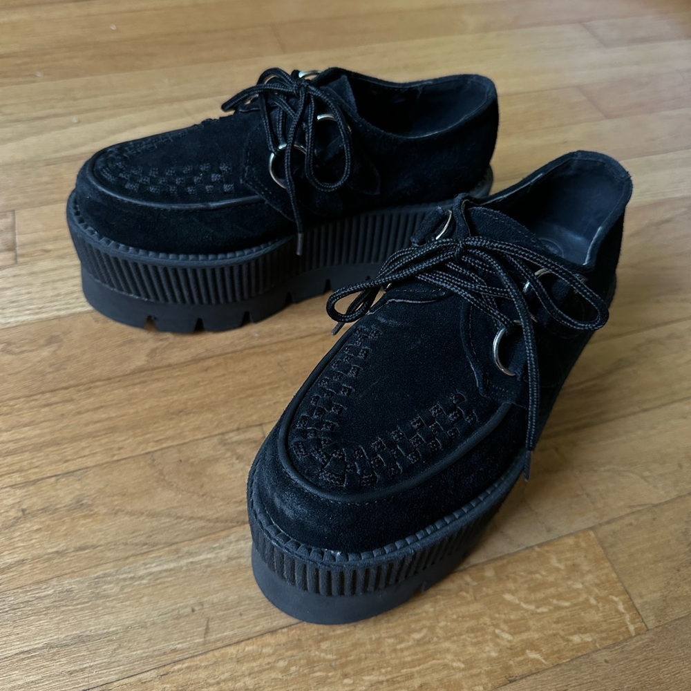 T.U.K Black Suede Platform Lace-Up Sneakers - Picture 5 of 9
